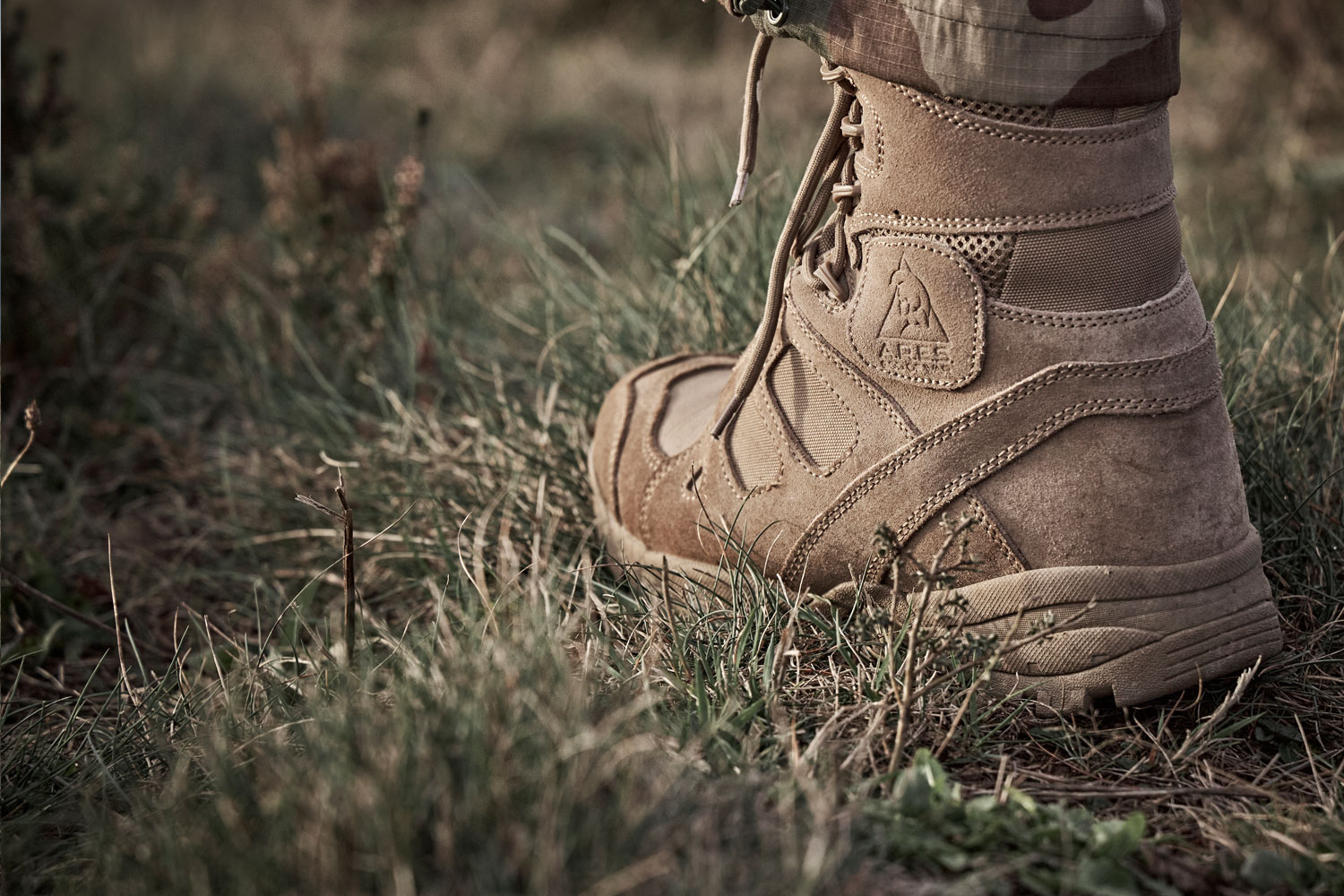 Chaussures de combat et d'intervention