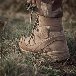 Chaussures de combat et d'intervention